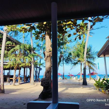 French Garden Pragash Beach Hotel Trincomalee Exterior foto